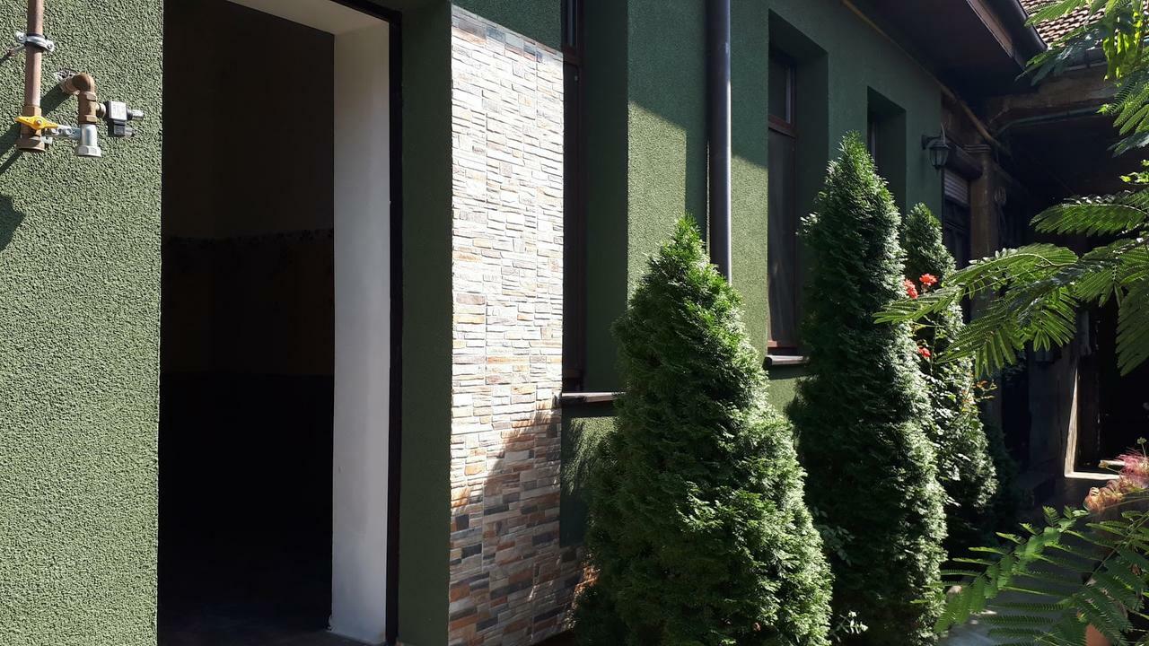 City Center Minimalist Apartment 오라데아 외부 사진